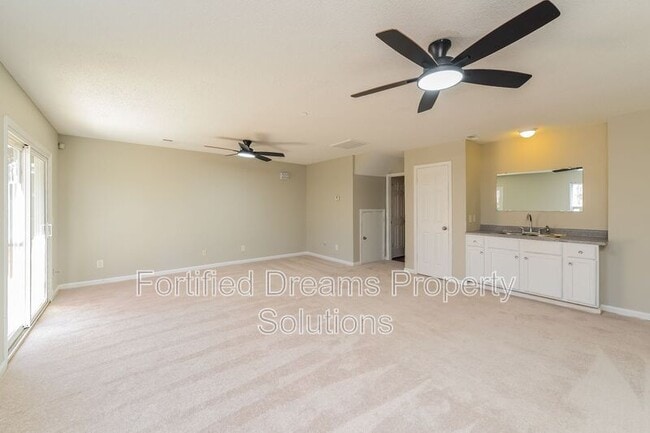 Building Photo - 15 Dillingham Pl