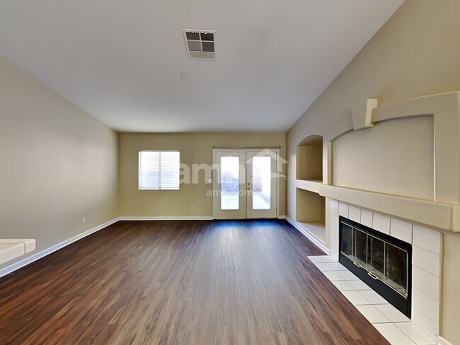 Foto del edificio - 1821 Lyell Canyon Lane