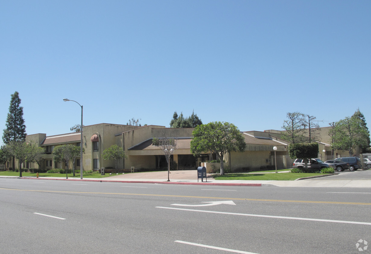 Primary Photo - Kernwood Terrace