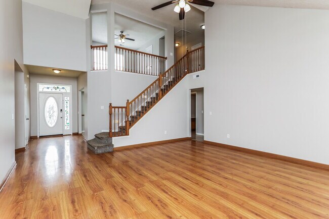 Building Photo - 401 Creekstone Dr