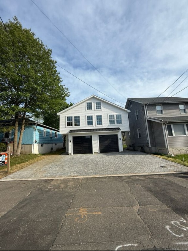 Primary Photo - 30 Manila Ave