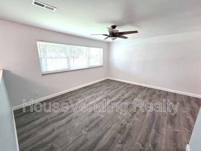 Building Photo - 11100 Hughlan Dr