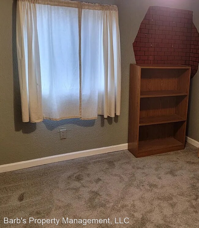 Foto del edificio - 2 br, 1 bath House - 290 Center Street