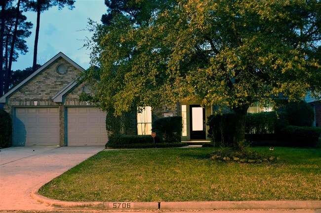 Building Photo - 5706 Capella Park Dr