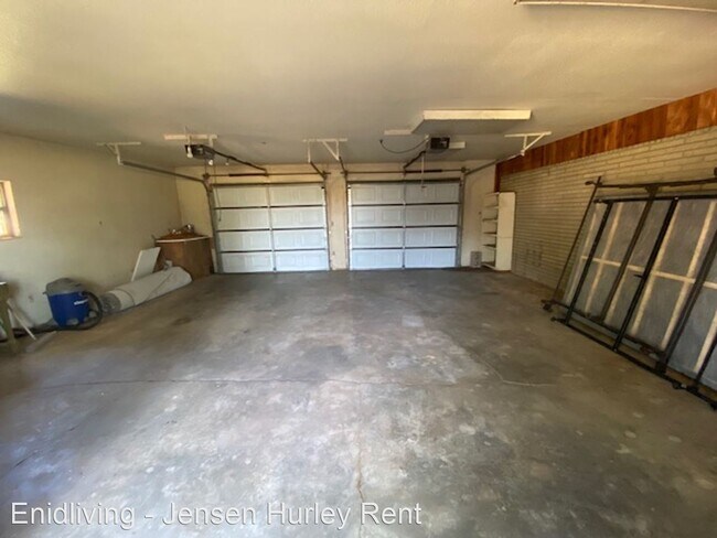 Building Photo - 3 br, 2 bath House - 205 W Main