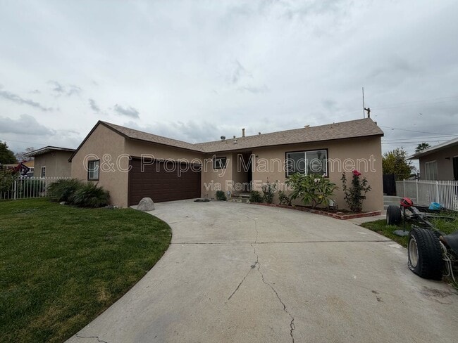 Photo - 1307 Pepper Tree Ln House