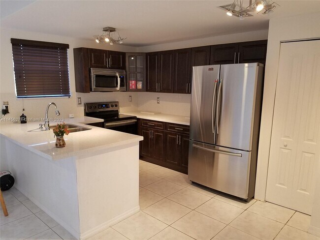 Foto del edificio - 5255 NW 112th Ave