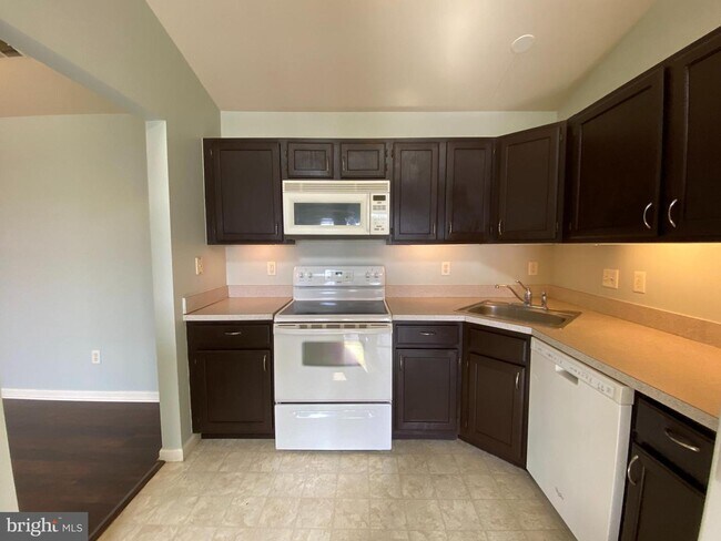 Foto del edificio - 152 Brookland Ct