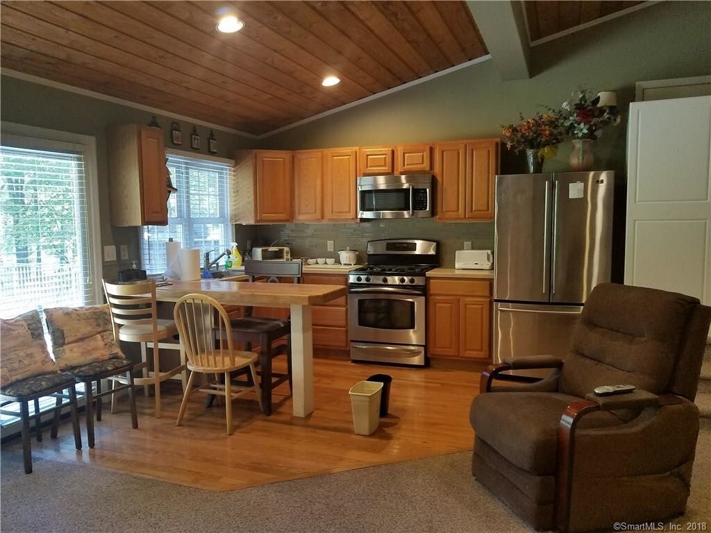 Primary Photo - 48 Twin Brook Dr