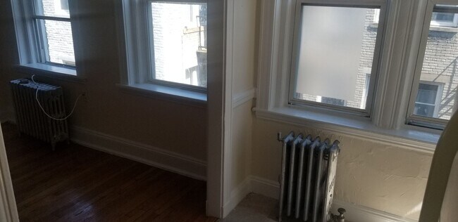 Foto del edificio - Huge 1 Bed in Brighton available now with ...