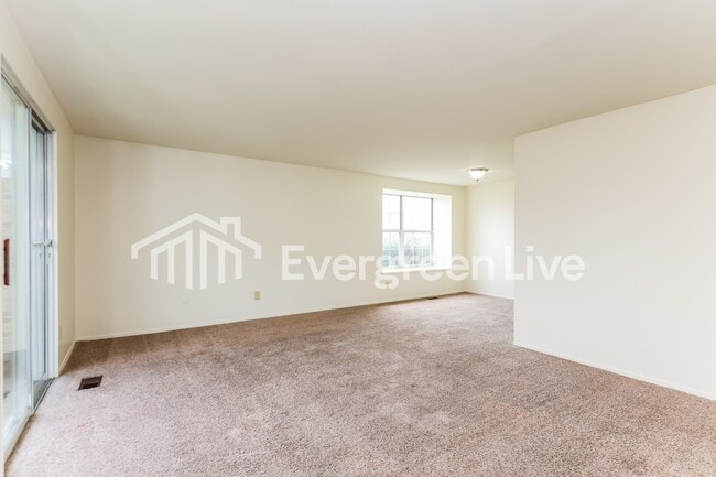 Foto del edificio - 5887 Troy Villa Blvd