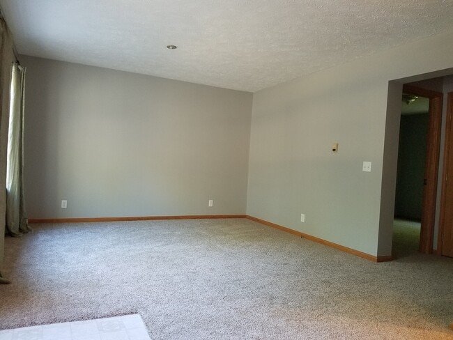 Building Photo - 4419 Krys Rd