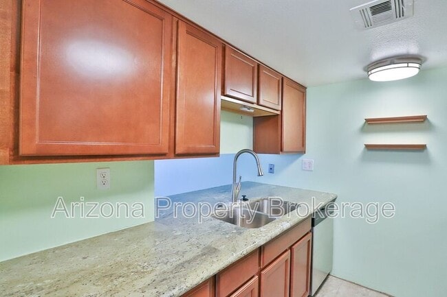 Foto del edificio - 3033 E Devonshire Ave