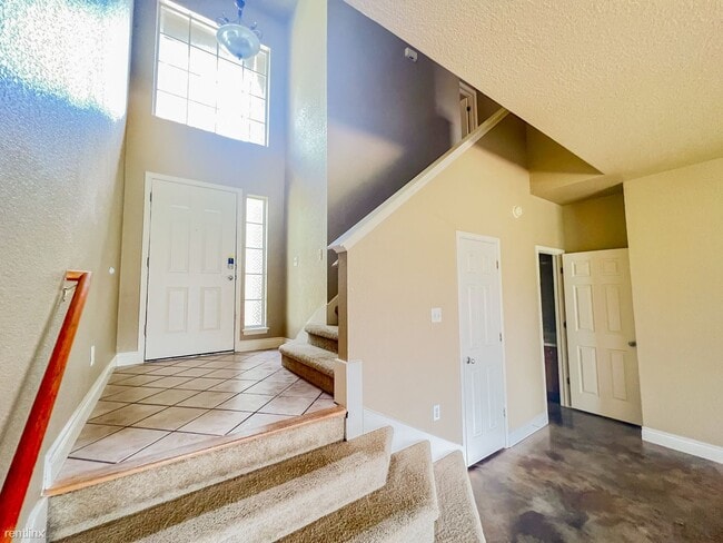 Building Photo - 3 br, 2.5 bath House - 190 Prairie Springs...