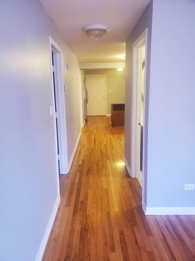 Building Photo - 4027 S Artesian Ave