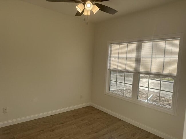 Foto del edificio - 104 Pinehurst Dr