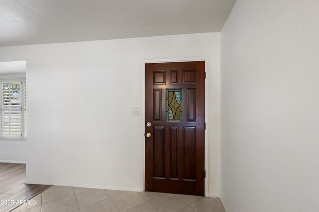 Building Photo - 5742 N 12th Pl