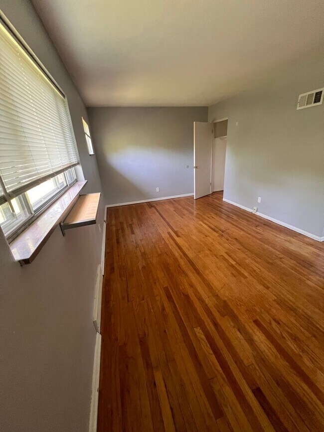 Foto del edificio - 7104 Plateau Ave