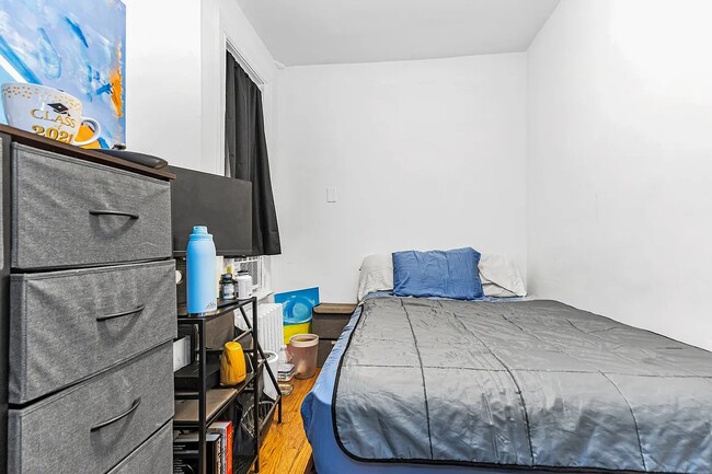 Foto del edificio - 129 W 56th St