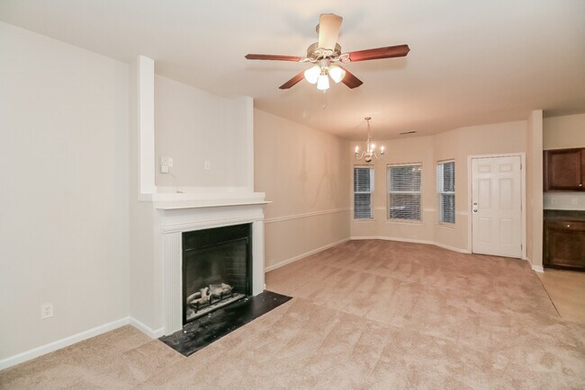 Foto del edificio - Apply Now for this 4 Bedroom  & Get One Mo...