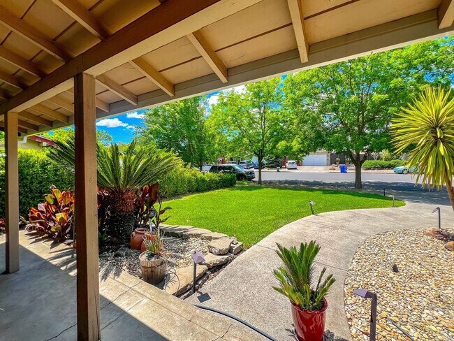 Foto del edificio - Charming 3-Bedroom Home in Napa’s Bel Aire...