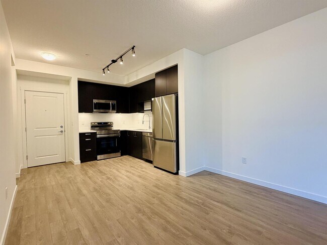 Photo du bâtiment - 15733 85 Ave