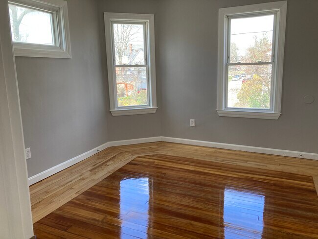 Bedroom - 11 Mulberry St