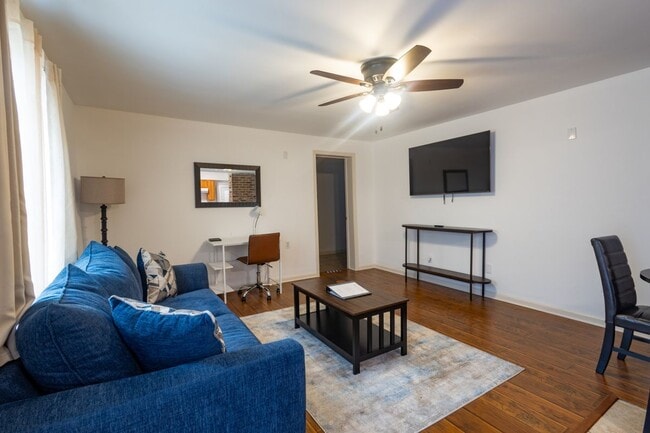 Building Photo - 3026 Napoleon Ave