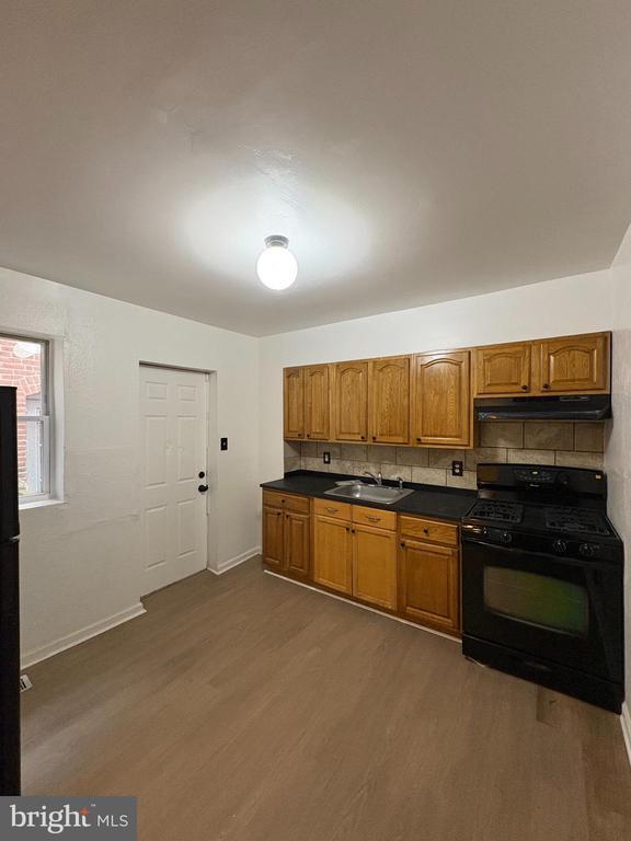 Foto del edificio - 5504 Devon St