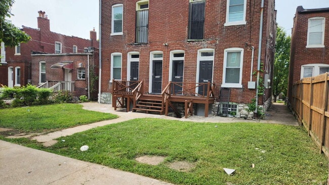 Building Photo - Delightful 1-Bedroom Retreat in Lively St. Louis District – Alberta Street