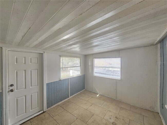 Foto del edificio - 503 Longfellow Blvd