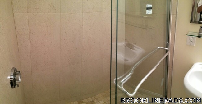 Building Photo - 191 Winthrop Rd