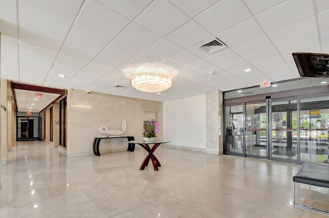 Foto del edificio - 300 Bayview Dr