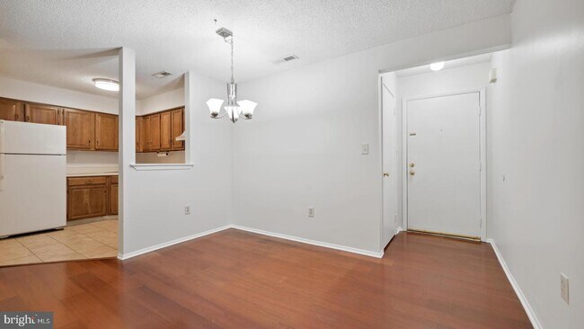 Building Photo - 1719 Aspen Dr