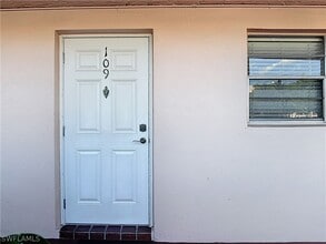 Building Photo - 200 Turtle Lake Ct
