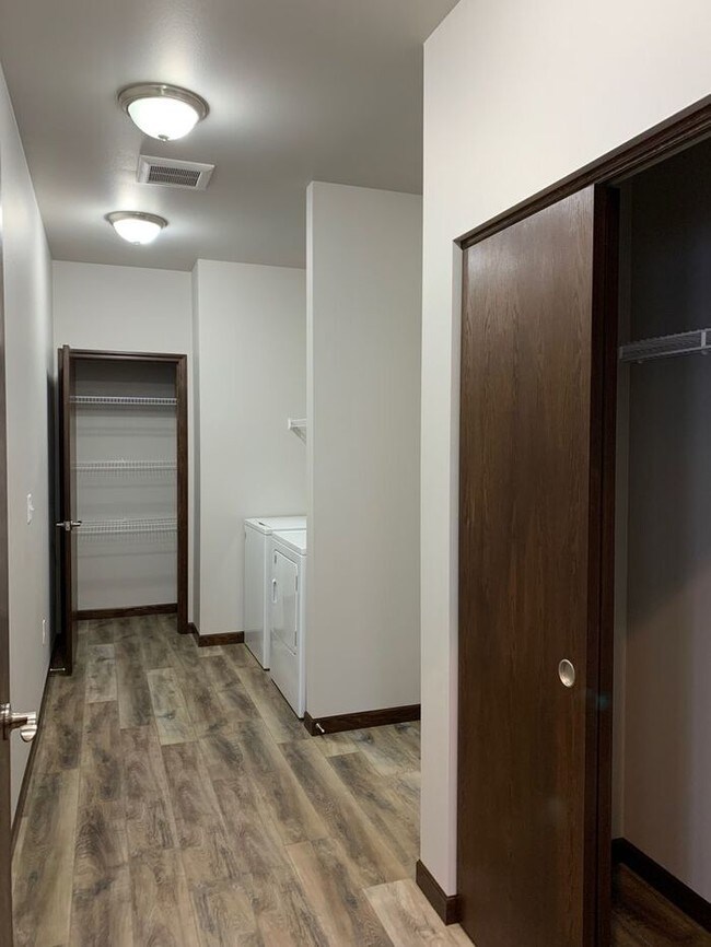 Building Photo - Brand New Duplex in Spokane Valley!