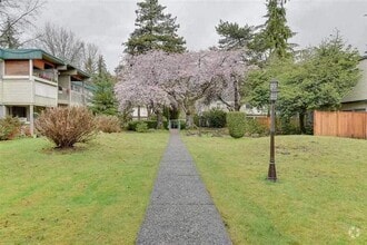 Building Photo - 849 Westview Crescent