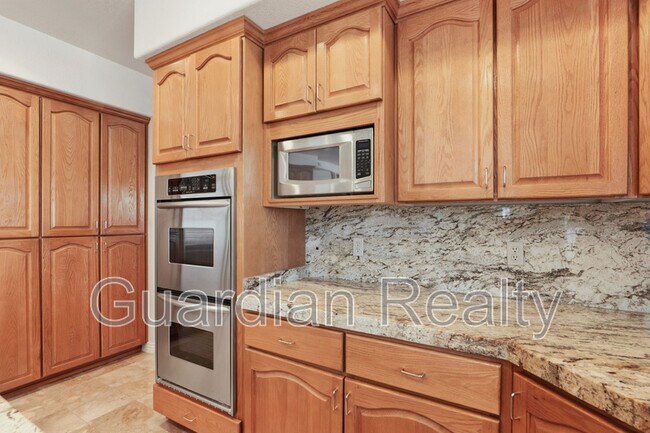 Foto del edificio - 1888 Woodhaven Dr