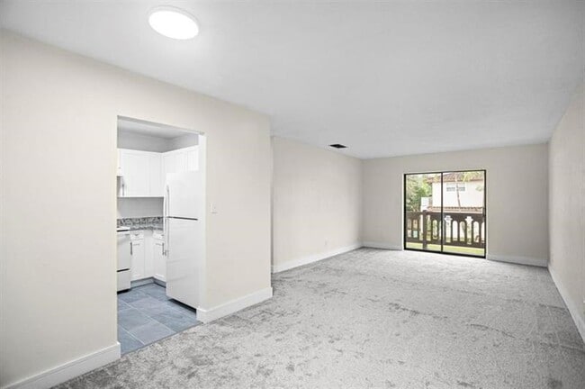 Foto del edificio - 493 NW 43rd St