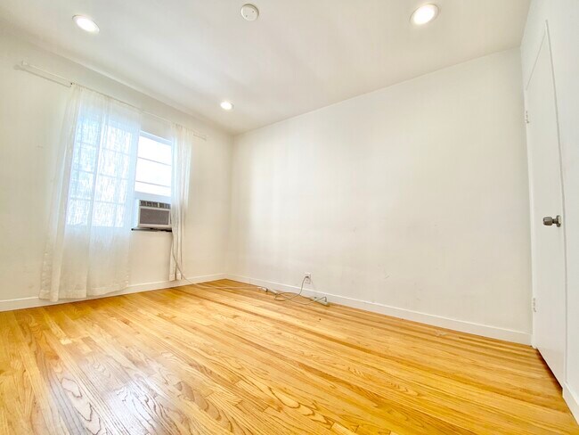 Foto del edificio - 125 N Hamilton Dr