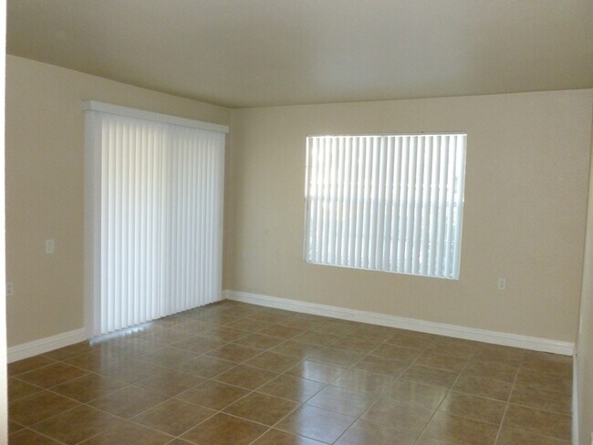 Foto del edificio - 2801 N Rainbow Blvd