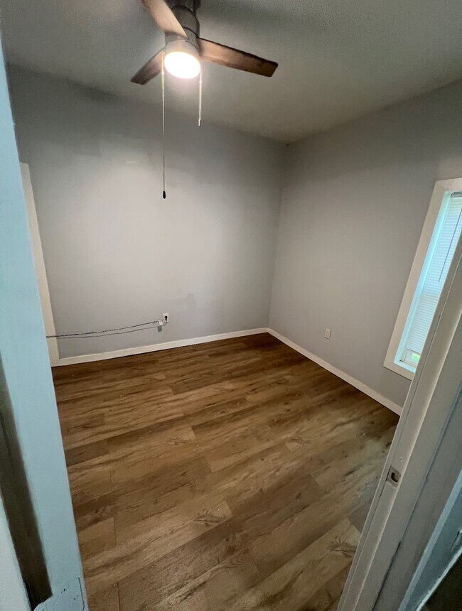 Foto del edificio - 619 S Armstrong St