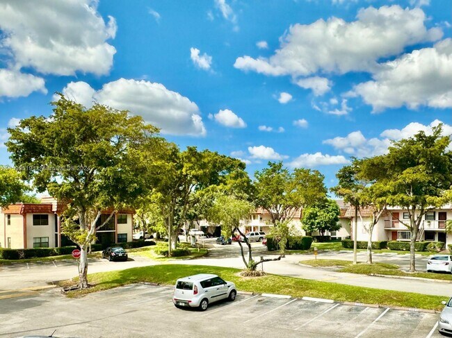 Foto del edificio - 870 NE 207th Terrace