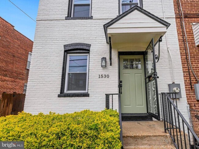 Foto del edificio - 1530 Howard Rd SE