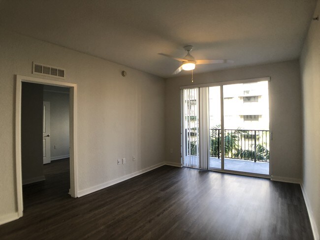 Foto del edificio - 333 NE 6th St