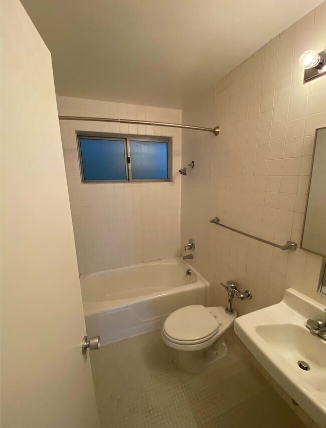 Foto del edificio - 801 Corbett Ave