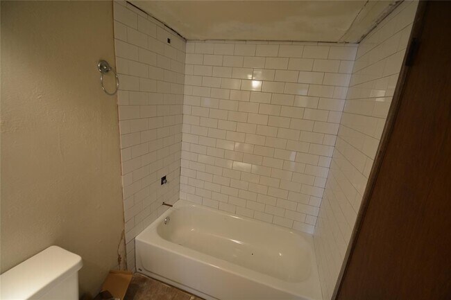 Building Photo - 3728 Longmeadow Way