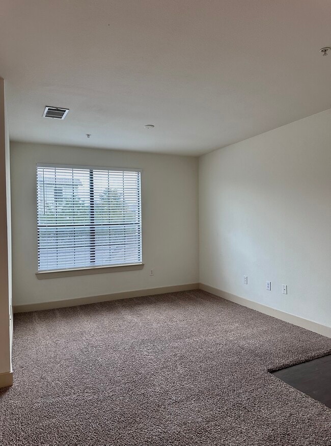 Interior Photo - MAA Westover Hills