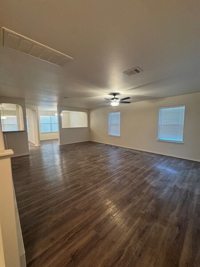 Building Photo - 8411 Sunset Canyon Dr