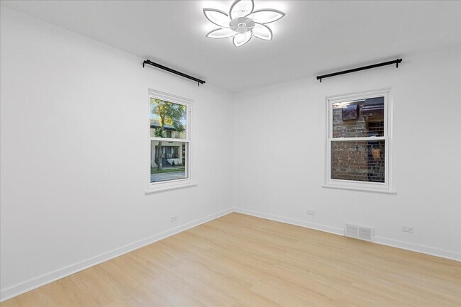 Foto del edificio - 1335 Marengo Ave